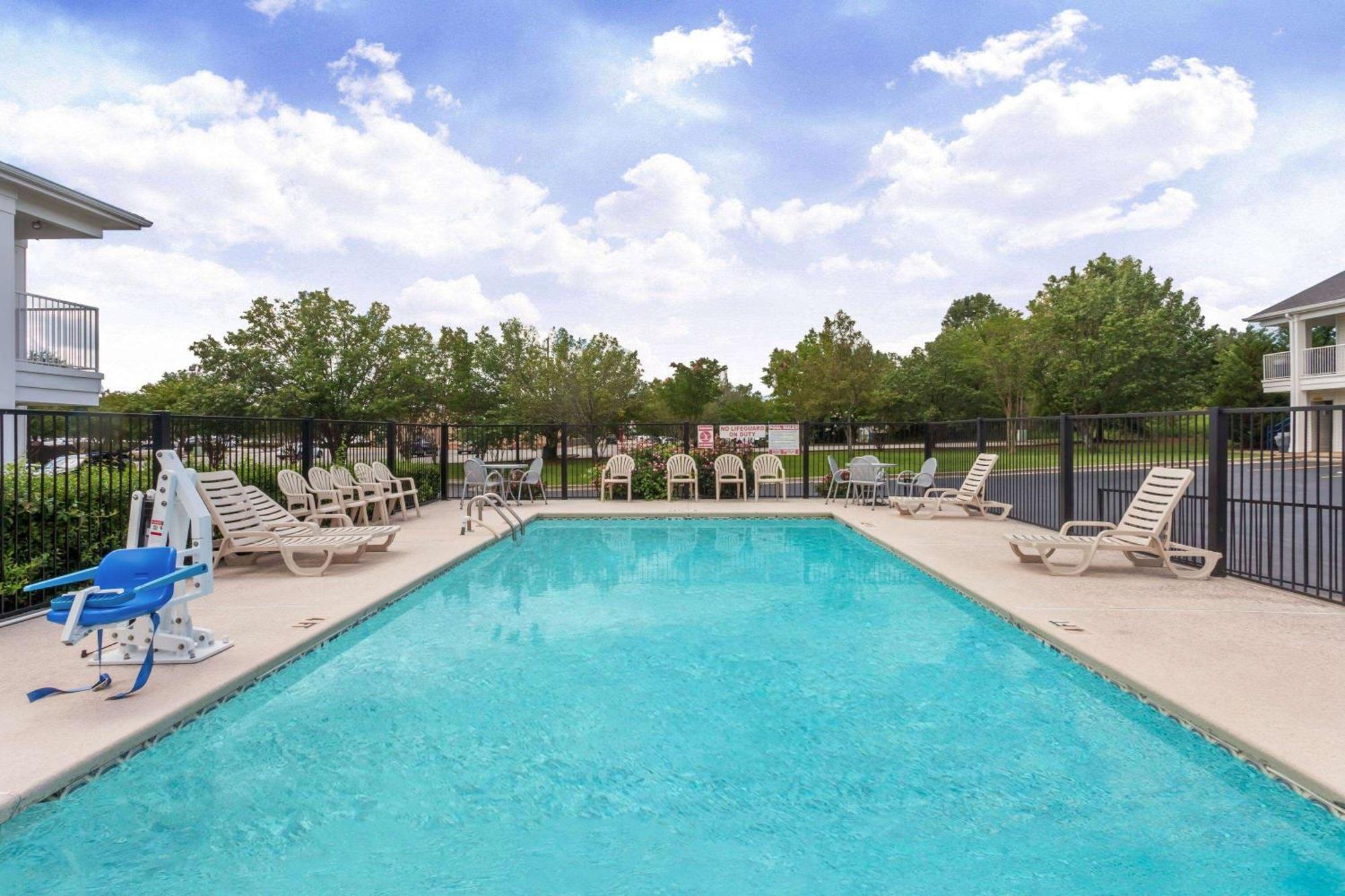 Baymont By Wyndham Florence/Muscle Shoals Экстерьер фото
